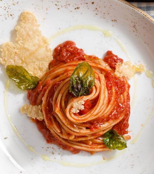 LINGUINE WITH TOMATO SAUCE, PARMESAN WAFERS AND FRIED BASIL