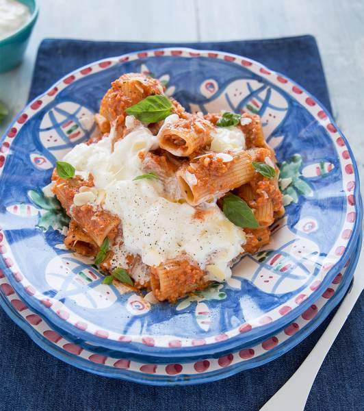 Pasta con pesto rosso